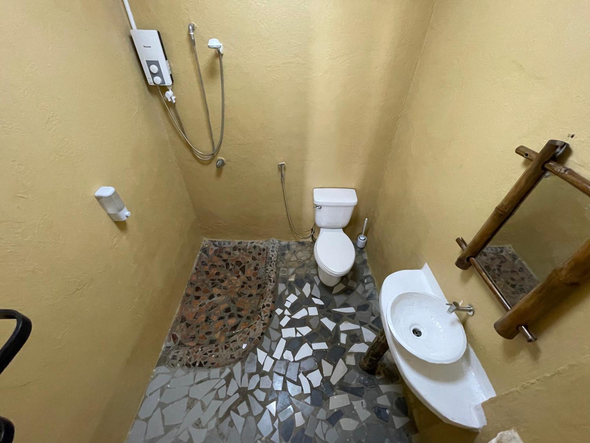 Voodoo House Bed & Breakfast Lalao Bagian luar foto