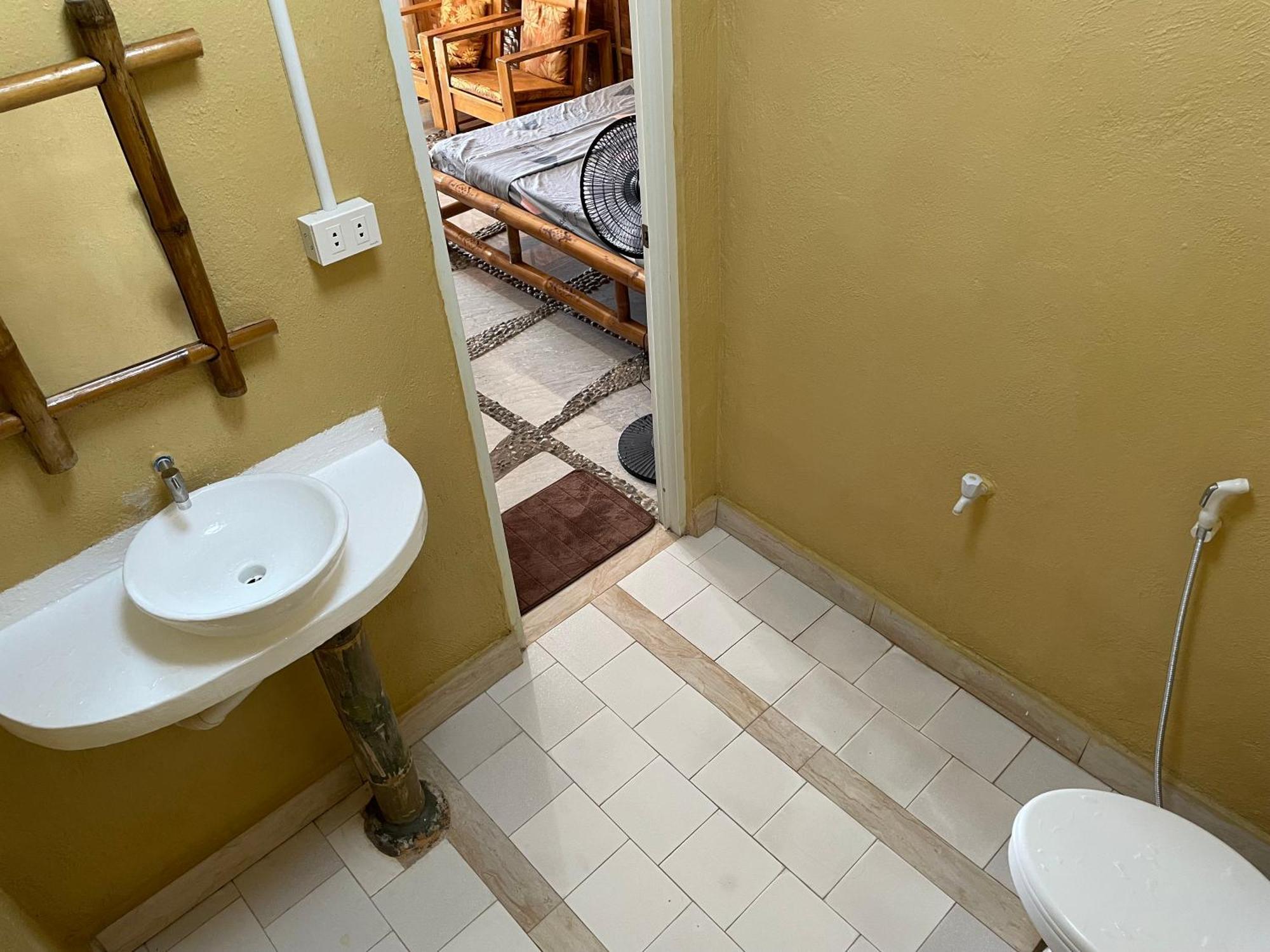 Voodoo House Bed & Breakfast Lalao Bagian luar foto